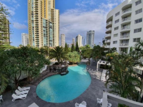Surfers 1bedroom, Large Fridge, Washing Machine, Free Parking and WIFI